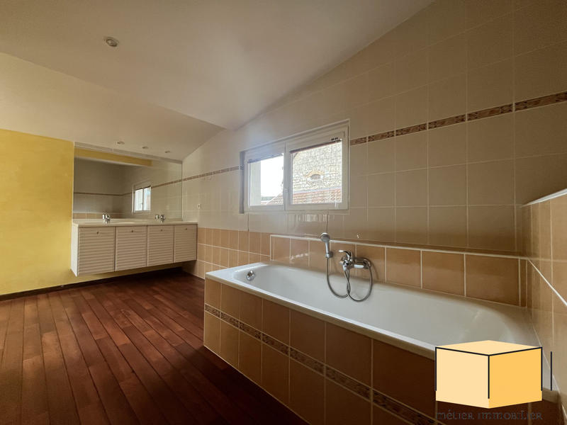 Appartement - 152 m² - 4 pièces