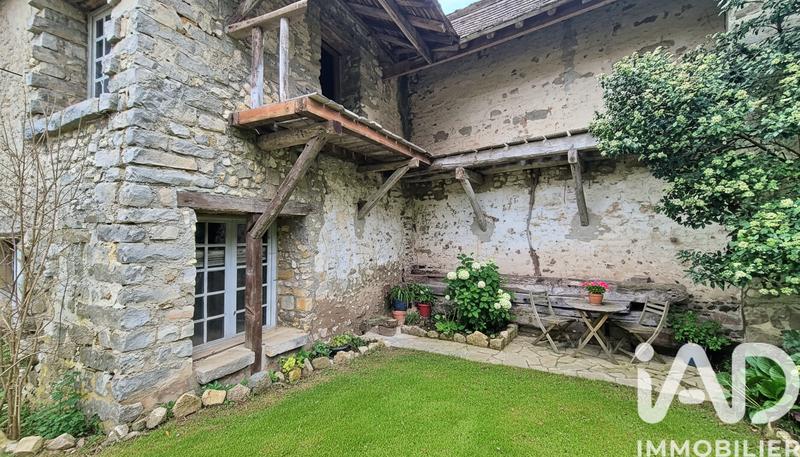 Maison - 185 m² - 8 pièces