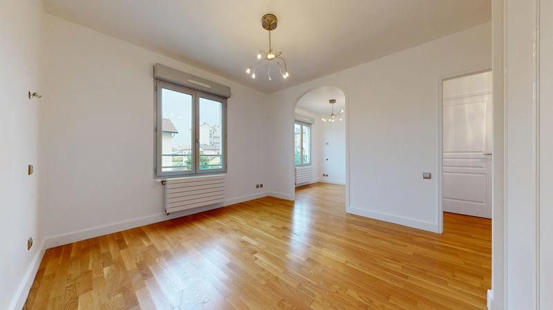 Appartement - 142 m² - 5 pièces