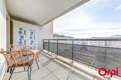 Appartement - 80 m² - 3 pièces