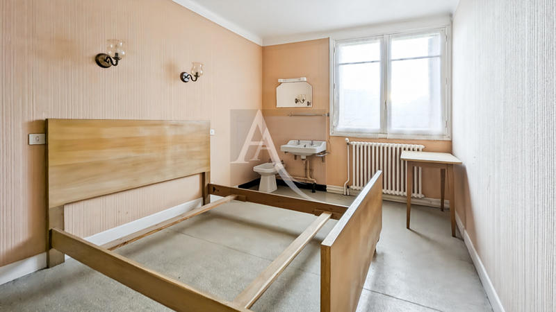 Maison - 380 m² - 15 pièces