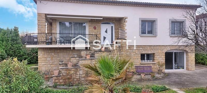 Maison - 240 m² - 8 pièces