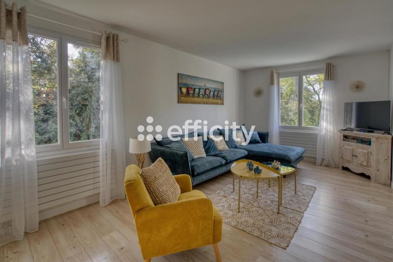 Maison - 96 m² - 5 pièces