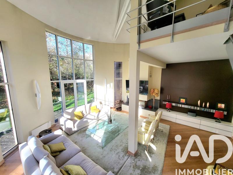 Maison - 332 m² - 9 pièces