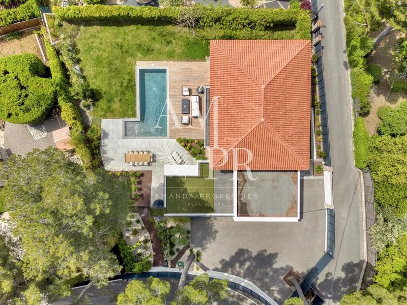 Villa - 247 m² - 6 pièces