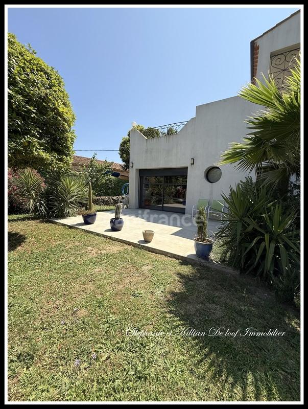 Maison - 250 m² - 7 pièces