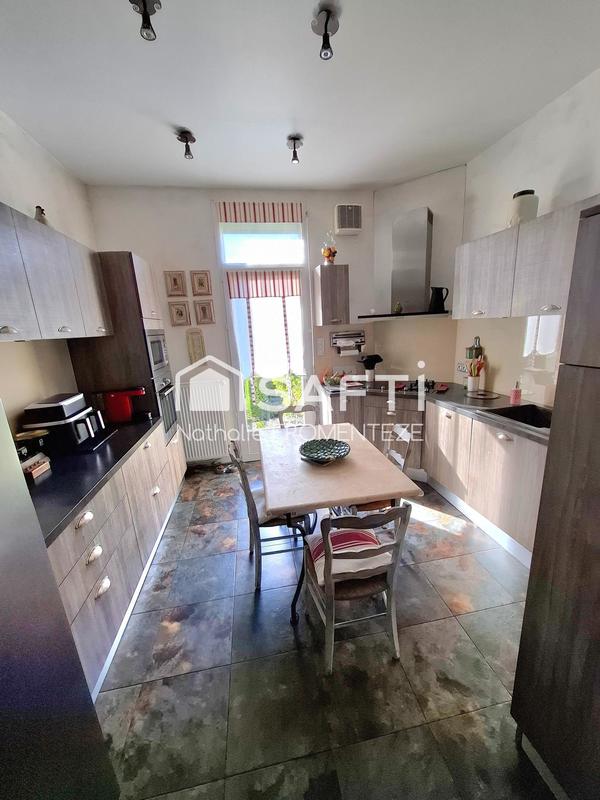 Maison - 191 m² - 10 pièces