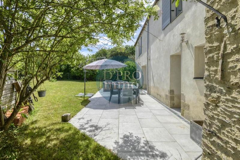 Maison - 284 m² - 8 pièces