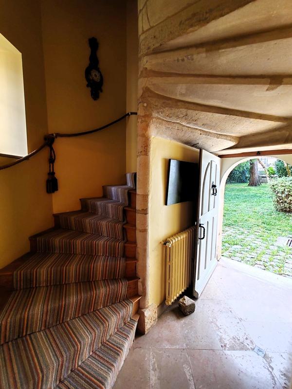 Maison - 422 m² - 10 pièces