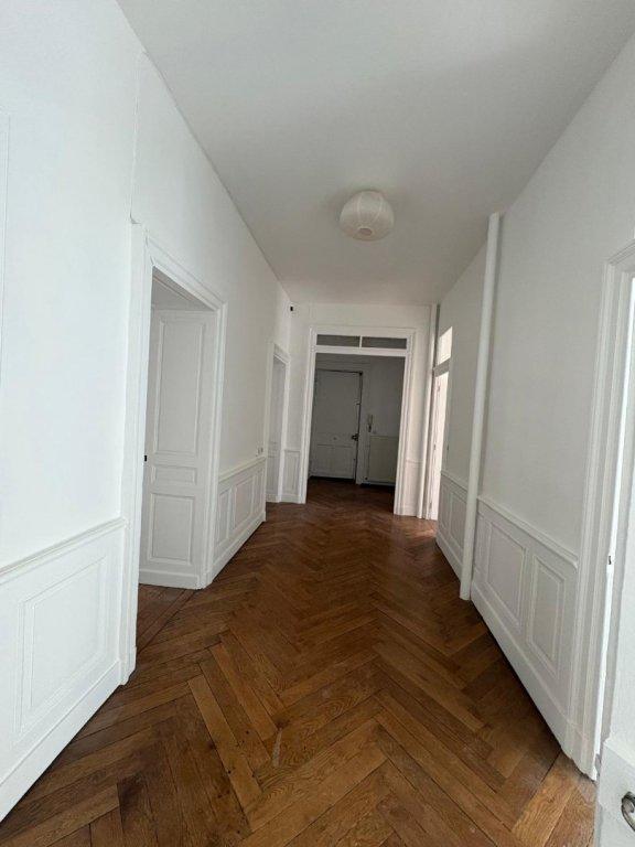Appartement - 182 m² - 5 pièces