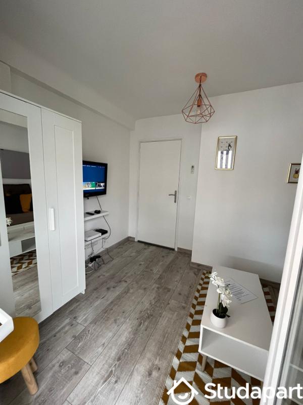 Chambre - 11 m² - 1 pièce