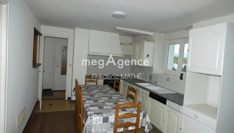 Maison - 210 m² - 6 pièces