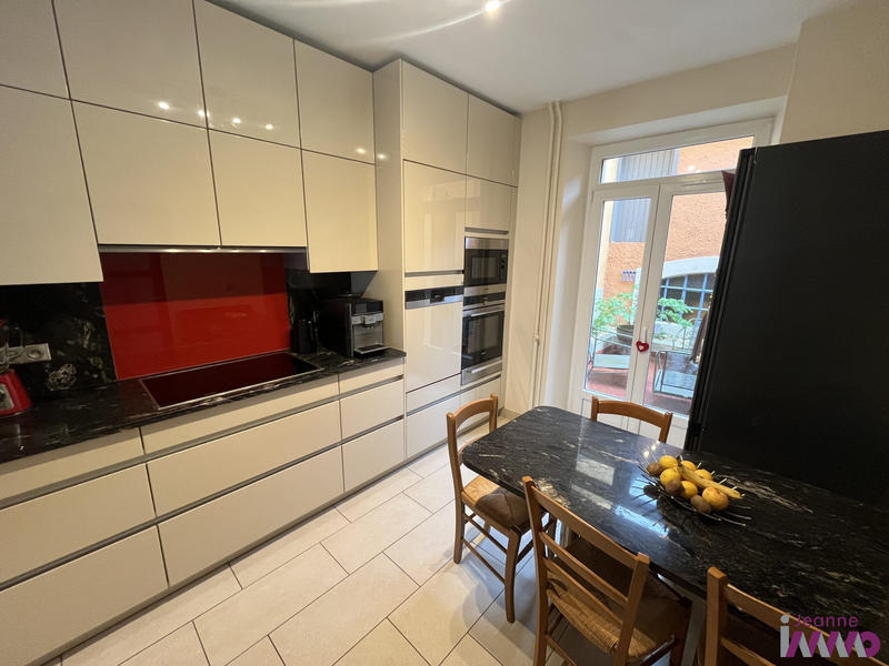 Maison - 200 m² - 8 pièces