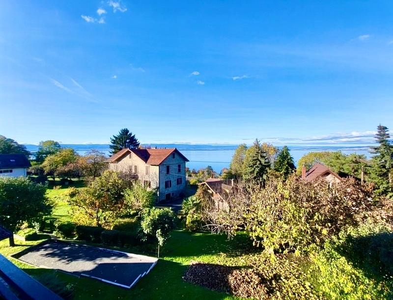 Maison - 241 m² - 9 pièces