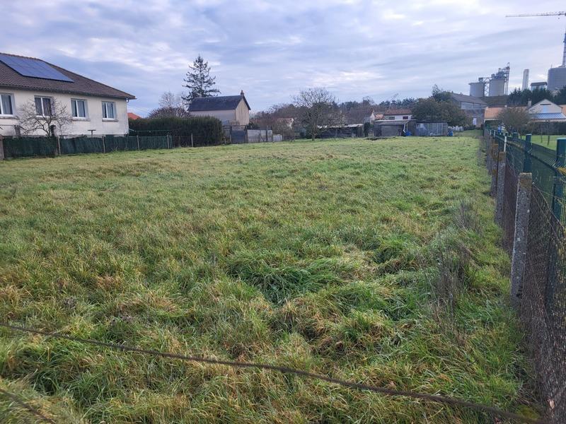 Terrain constructible - 1 222 m²