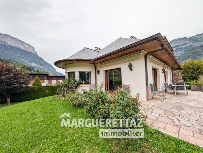 Villa - 290 m² - 8 pièces