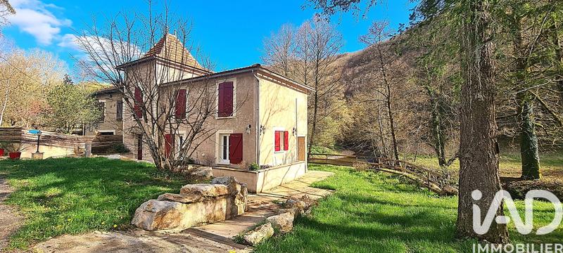 Maison - 207 m² - 12 pièces