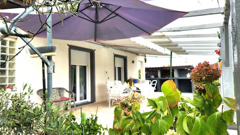 Maison - 230 m² - 6 pièces