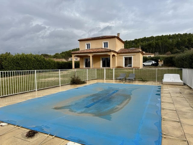 Maison - 137 m² - 5 pièces