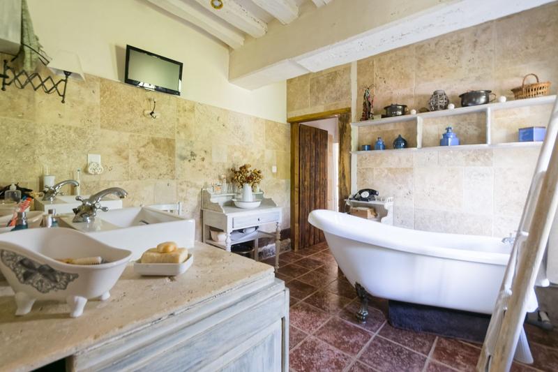 Maison - 230 m² - 7 pièces