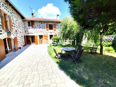 Maison - 294 m² - 12 pièces