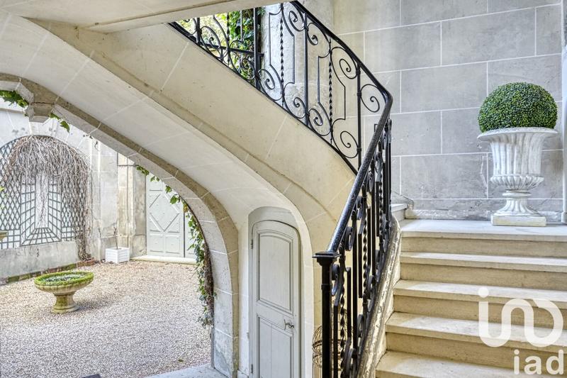 Maison - 300 m² - 9 pièces