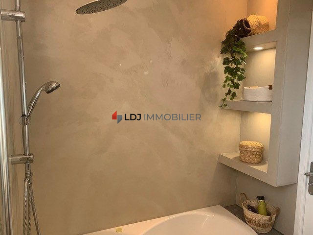 Appartement - 92 m² - 5 pièces