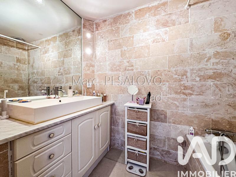 Appartement - 75 m² - 3 pièces