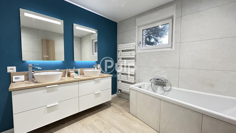 Pavillon - 135 m² - 6 pièces