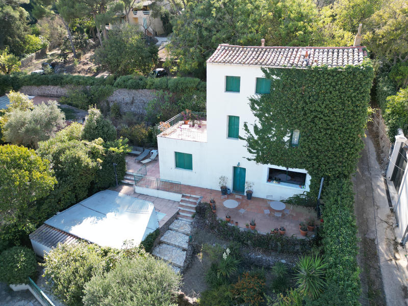 Maison - 99 m² - 5 pièces