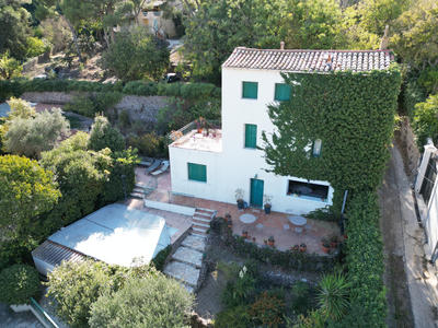 Maison - 99 m² - 5 pièces