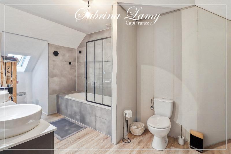 Pavillon - 142 m² - 5 pièces