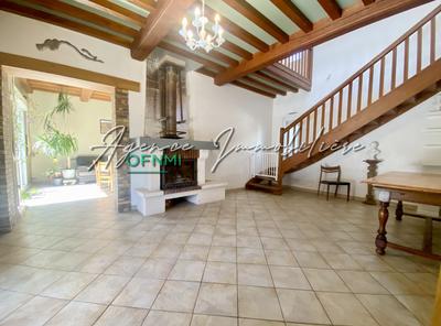 Maison - 365 m² - 5 pièces
