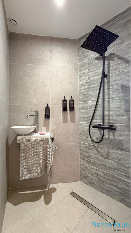 Maison ancienne - 247 m² - 9 pièces