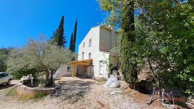 Maison - 198 m² - 8 pièces