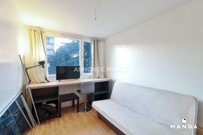 Chambre - 9 m² - 7 pièces