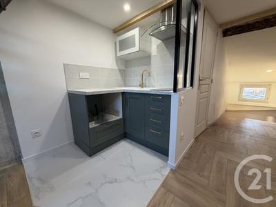 Studio - 14 m² - 1 pièce