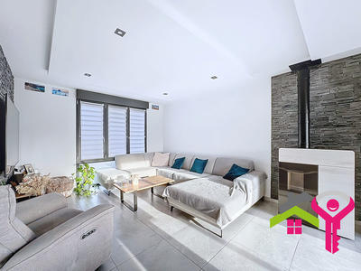 Maison - 96 m² - 4 pièces