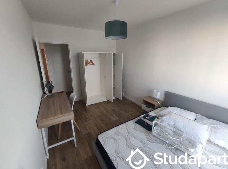 Chambre - 11 m² - 1 pièce