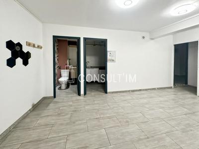 Local commercial - 84 m²