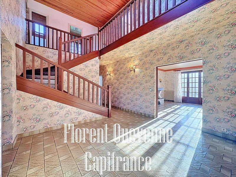 Maison - 228 m² - 8 pièces