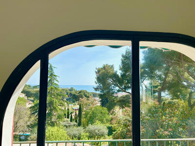 Maison - 234 m² - 9 pièces