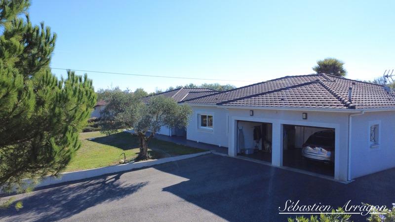 Maison - 195 m² - 5 pièces