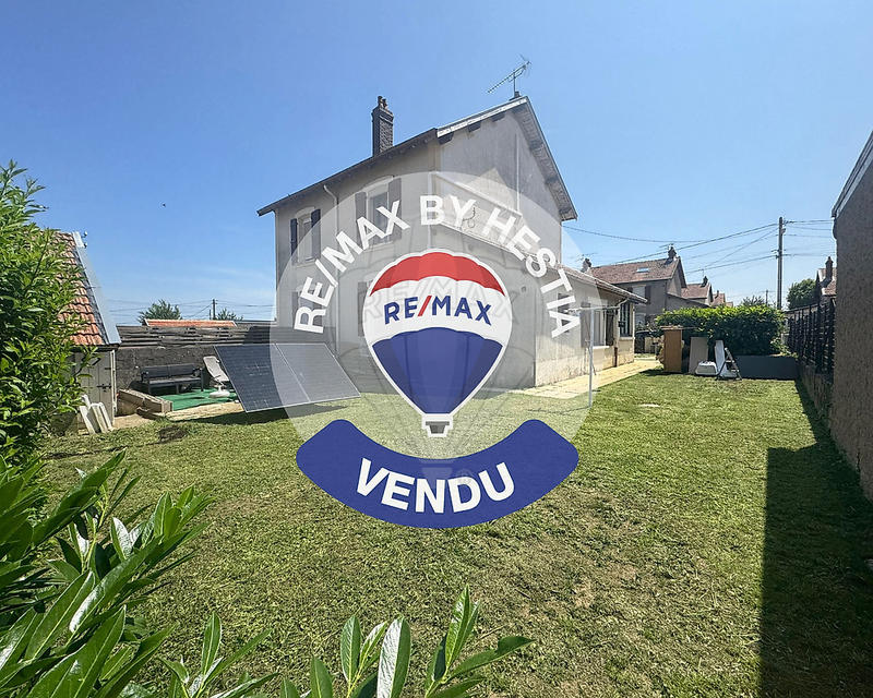 Maison jumelée - 94 m² - 5 pièces