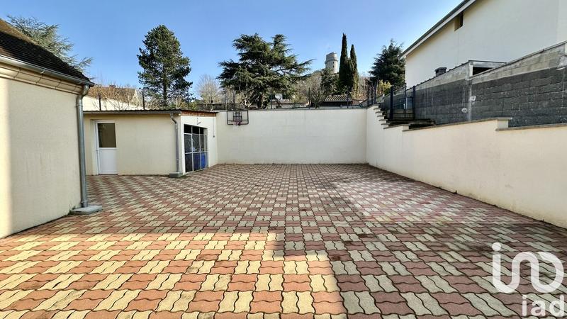 Maison - 228 m² - 8 pièces