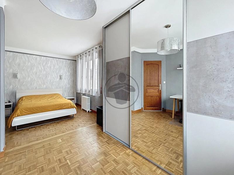 Maison - 148 m² - 6 pièces