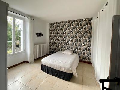 Maison - 210 m² - 6 pièces