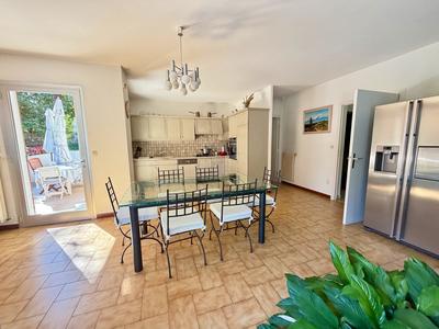 Maison - 269 m² - 8 pièces