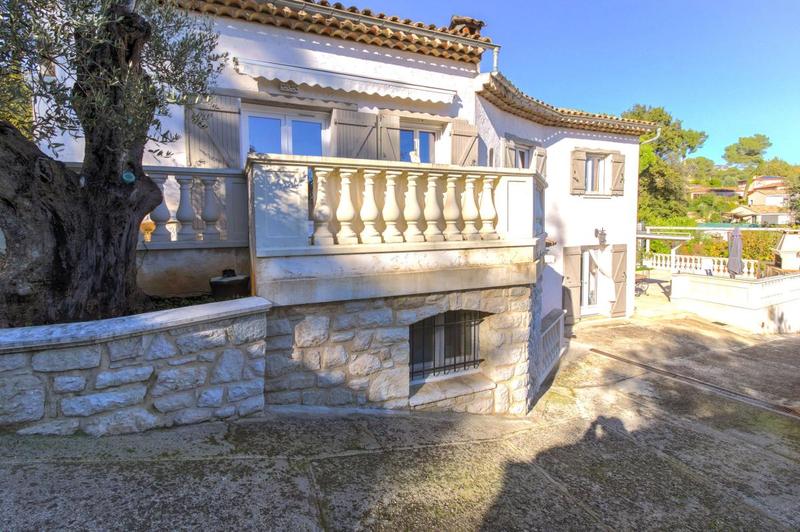 Maison - 104 m² - 4 pièces