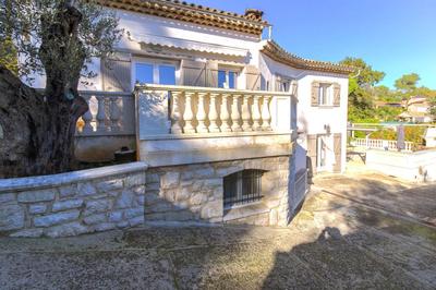 Maison - 104 m² - 4 pièces